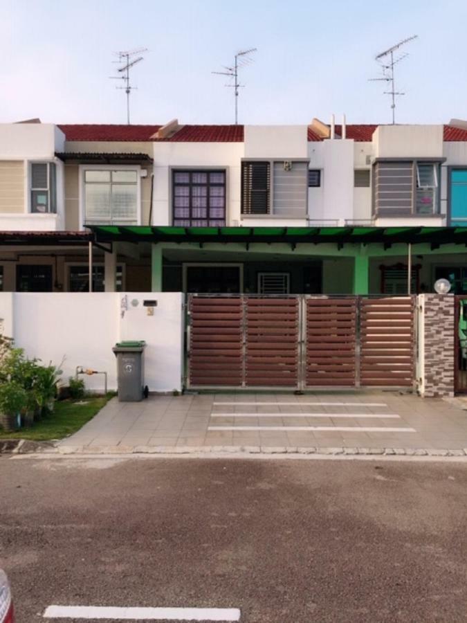 Furusato Setia Tropika At Johor Bahru Villa Dış mekan fotoğraf